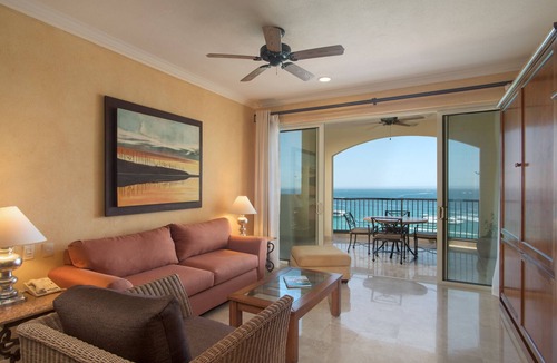 El Medano Ejidal Resort | Located on the pristine medrano beach