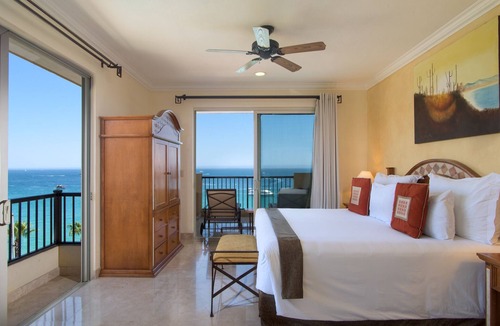 El Medano Ejidal Resort | Located on the pristine medrano beach
