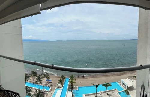 Lazaro Cardenas Apartment | Loft frente al mar con la mejor ubicación y vista