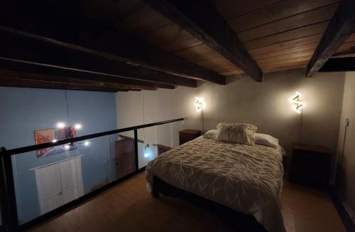 De Mexicanos Apartment | Loft two blocks from the catedral
