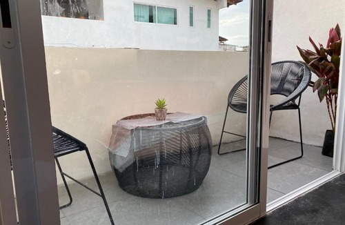 El Santuario Apartment | Loft y departamento con balcón y garage cerca de av ppal
