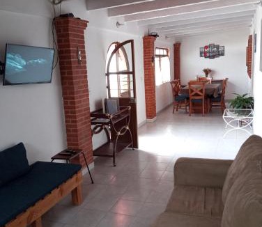 Tequisquiapan House | Los Malvones