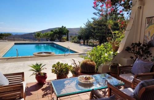 Gafares House | LOS MORALICOS AGUA AMARGA