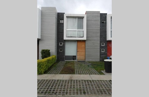 Irapuato House | Los Prados Minimalist Home by Lunian