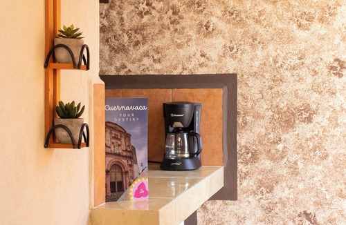 Cuernavaca Apartment | *LOVELY APARTMENT- BEST FOR SOLOS OR COUPLE TRAVELERS*