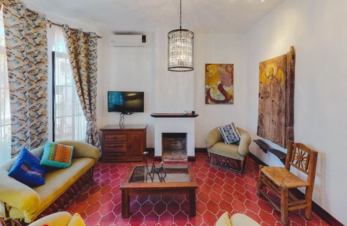 Proyecto escola Condo | Lovely house in town on the 1 st Floor. 3BD Condo for rent in Downtown, Puerto vallarta