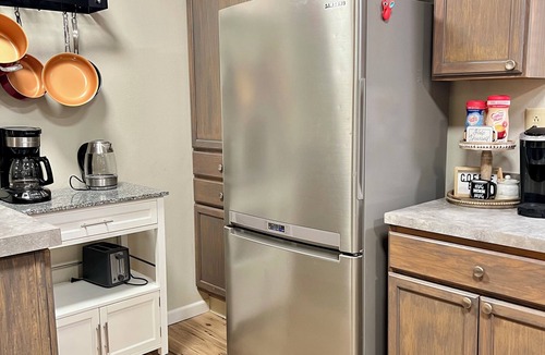 Midtown Anchorage Apartment | Lower Grape, Midtown Home 3bed&1bath