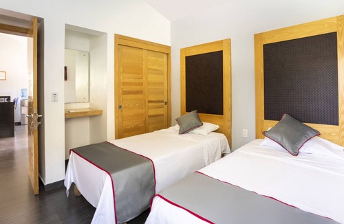 San Isidro Mazatepec Hotel | Luna Aqua Villas, Tala, Rio Escondido