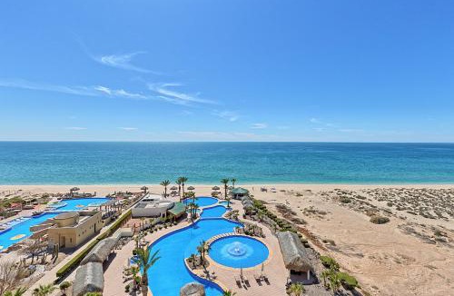 Puerto Penasco Apartment | Luna Blanca 702 by Kivoya