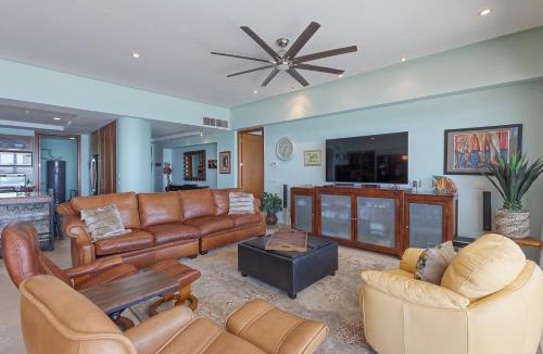 Puerto Penasco Apartment | Luna Blanca 702 by Kivoya
