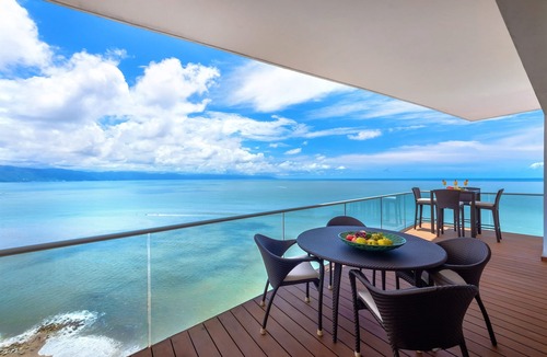 North Hotel Zone Condo | LUXE 4000 sqft|On The Beach|Wraparound Deck|Views