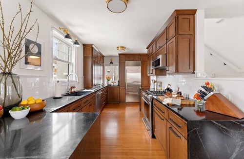 Lynnhurst House | "Luxe Leisure" at Logan by Roxy Rentals