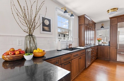 Lynnhurst House | "Luxe Leisure" at Logan by Roxy Rentals