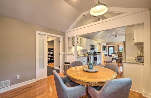 Lyndon House | Luxe Lyndon Home < 11 Mi to Dtwn Louisville!