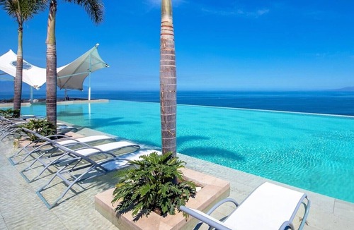 South Shore Hotel Area Condo | Luxurious 3bd 3ba, Indah by Sayan 7C
