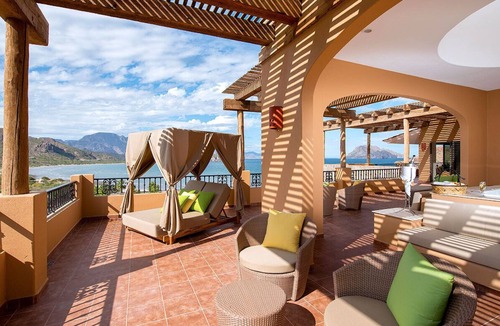 Loreto Apartment | Luxurious 4-Bedroom Penthouse in Loreto – Ocean Views & Elite Golf