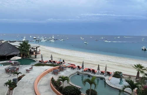 Los Barriles Condo | Luxurious Beachfront Villa with Stunning Sea Views, Modern Amenities -New Owners