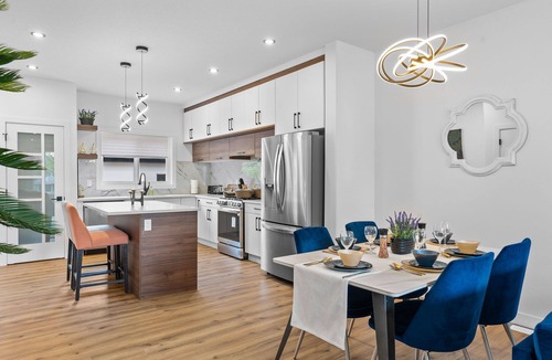 Edmonton House | ⭐Luxurious Downtown Duplex⭐ Magnificent ⭐Stylish ⭐Modern ⭐Sleeps 7