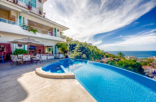 Romantic Zone Villa | Luxury 14 bedroom Villa in Mexico near Los Muertos Beacho