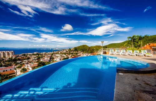 Romantic Zone Villa | Luxury 14 bedroom Villa in Mexico near Los Muertos Beacho