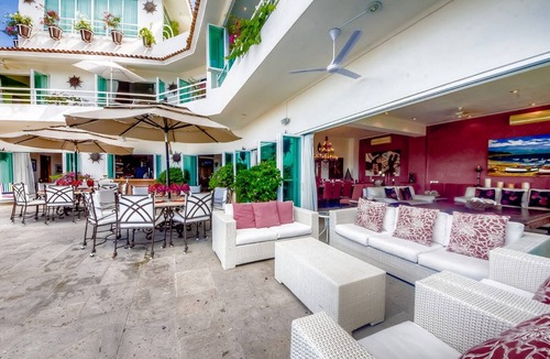 Romantic Zone Villa | Luxury 14 bedroom Villa in Mexico near Los Muertos Beacho