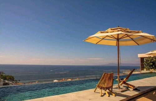 Romantic Zone Apartment | Luxury 2BR, 2 BA in coveted 105° Sailview *