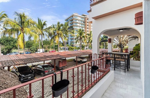 Marina Vallarta Condo | Luxury 2BR, 2BA condo in Marina Vallarta. Dream kitchen, golf, fishing packages.