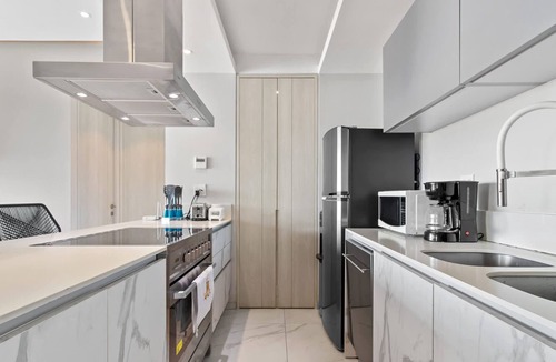 Isla Iguana Apartment | Luxury 2BR w Rooftop Pool & Yacht Views: Nautico 6C