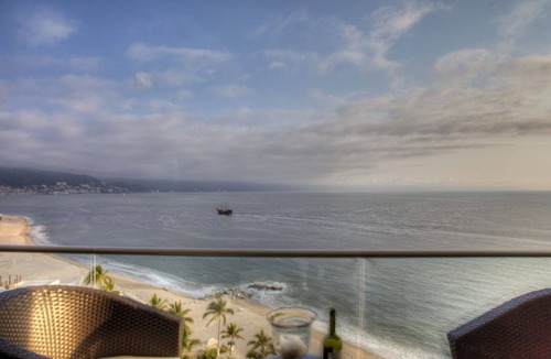 North Hotel Zone Condo | Luxury 3-bedroom condo with AC, fitness room in Puerto Vallarta