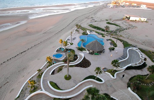 Las Conchas Condo | Luxury 3 BR/3.5 BA-Tessoro/Gorgeous/Views/Beachfront - Sleeps 8 - 2345 Sq Ft.