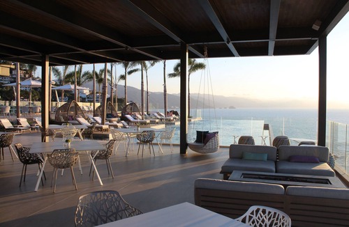Amapas Condo | Luxury 3BR Oceanfront Condo With 5min. Walk To Old Town & Amazing Rooftop Oasis!