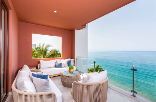 Bucerias Condo | Luxury 4 bed/4 bath Beach Front Condo with Pool - Bucerias