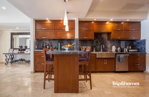 La Paz Condo | Luxury 4BR/4Ba Beach front Villa perfect location
