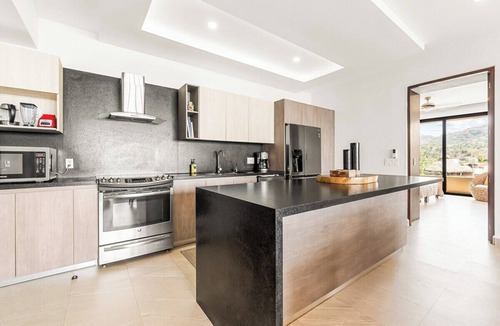 San Francisco Condo | Luxury 5 Bedroom Penthouse on the Beach in San Pancho