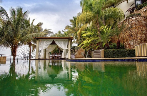 Boca de Tomatlan Villa | Luxury Beach Frontage Villa For Rent