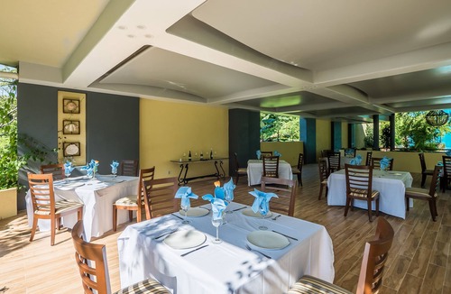 Boca de Tomatlan Villa | Luxury Beach Frontage Villa with amazing views for Rent