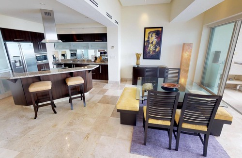 Emiliano Zapata Condo | Luxury Beachfront Condo! 3BD Condo for rent in Los Muertos Beach, Puerto vallart
