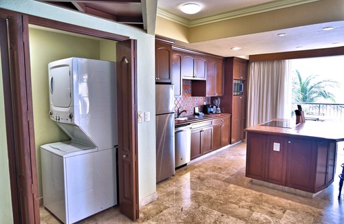 Isla Iguana Apartment | Luxury Beachfront Villa - 2 Bedrm, 1 bdrm, Suite or Studio- 2 min from the beach