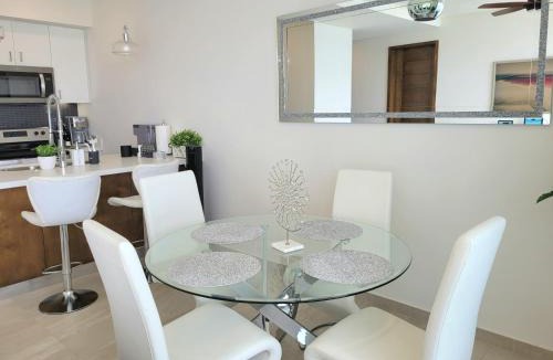 Primo Tapia Apartment | Luxury Beachfront Condo in Rosarito Pool & Jacuzzi