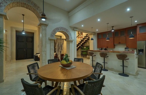 Barrio de Santiago House | Luxury Casa Lourdes in Merida, Centro