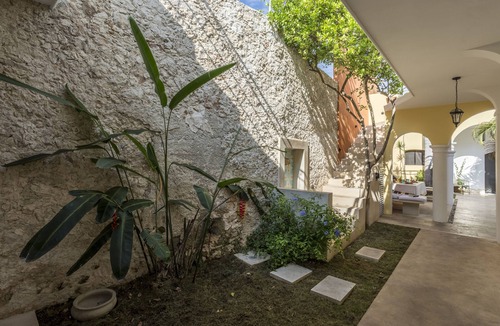 Barrio de Santiago Villa | Luxury Colonial Villa In Historic Center - Santiago. Best experience in Merida