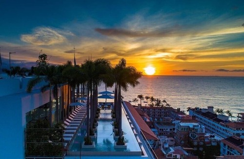 Romantic Zone Condo | Luxury Condo in Romantic Zone - Pier 57 !