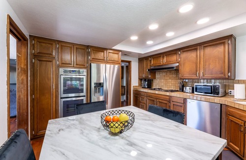 Harbor Condo | Luxury Condo in Prime Location! Close to Shopping and Beaches.