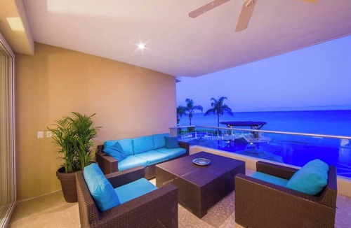 Emiliano Zapata Condo | Luxury Condo with Ocean Views-Infinity Pool