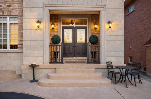 Brampton House | Luxury Estate Pool BBQ Near Airport 4-BDRM