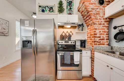 Fort Worth House | Luxury Family Friendly Home 6 Queen Beds