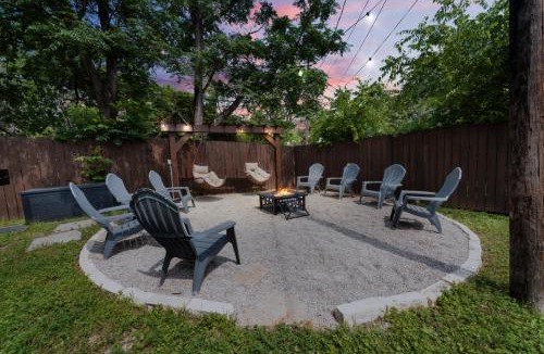 Fort Worth House | Luxury Family Friendly Home 6 Queen Beds