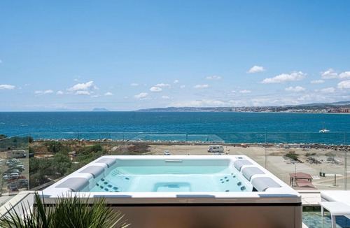 Estepona Apartment | Luxury Front Line Beach Apartment