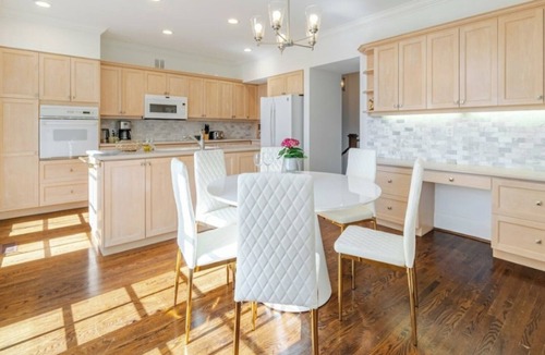 Lawrence Park House | Luxury & Large 4 Bedroom 2.5 Home Prestigious Desired Neighbourhood with Garage