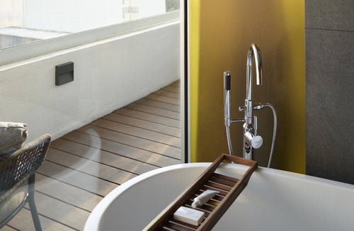 Hipodromo Hotel | Luxury Living: Explore El Pendulo from Our Contemporary Abode!